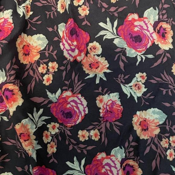 American Eagle Baby Doll Dress with Flower Pattern - Picture 4 of 4